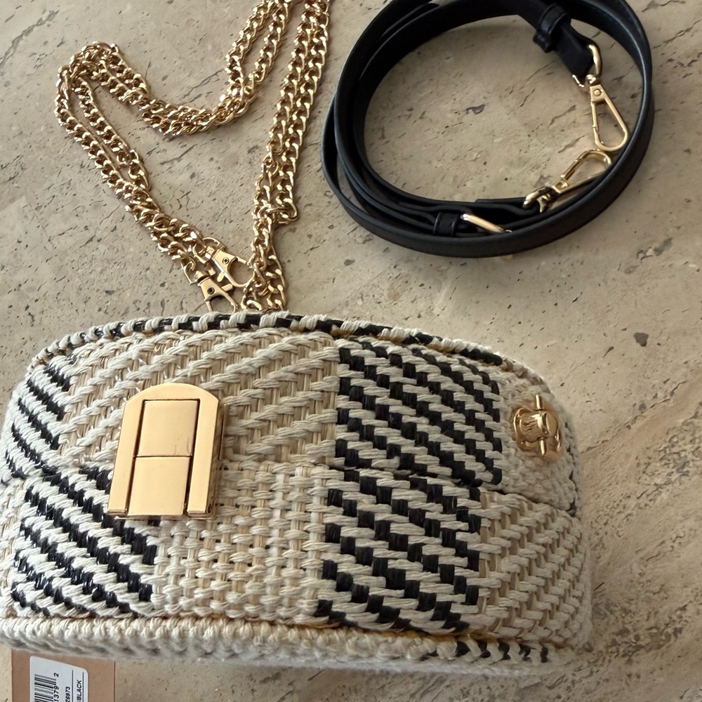 Round Woven Crossbody Bag - Picture 2 of 10